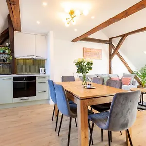 With Entresol Old Town Appartement Cracovie